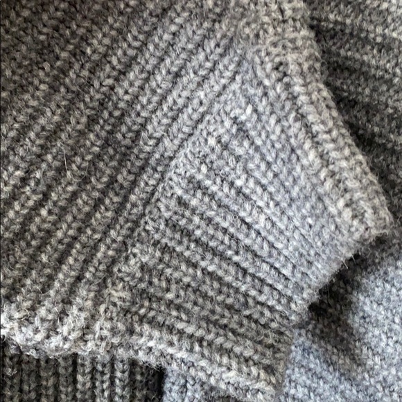 Gorgeous grey oversized sweater jacket - Picture 4 of 5